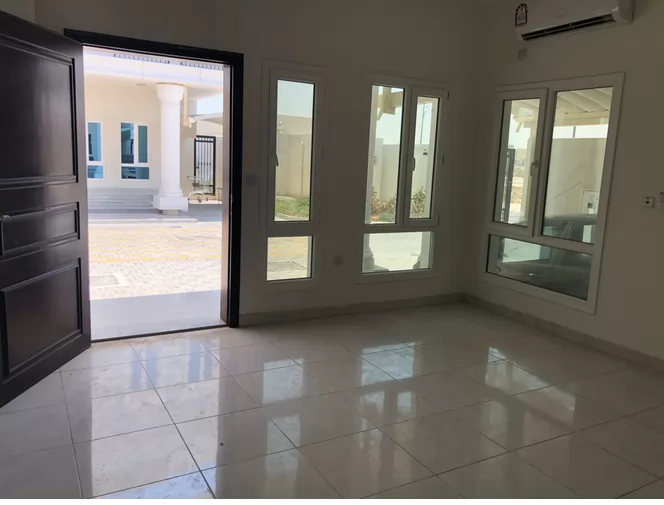 Residencial Listo Propiedad 7 habitaciones S / F Villa en Compound  alquiler en al-sad , Doha #7879 - 1  image 